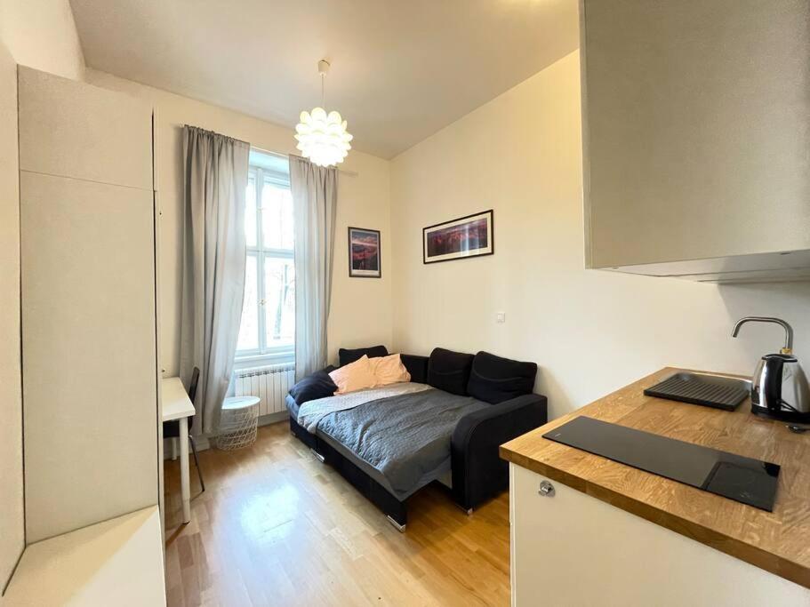 Cosy On Metro Muzeum - Grand Canyon Apartamento